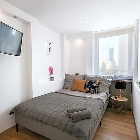 Hostal Clicktheflat Chlodna Center